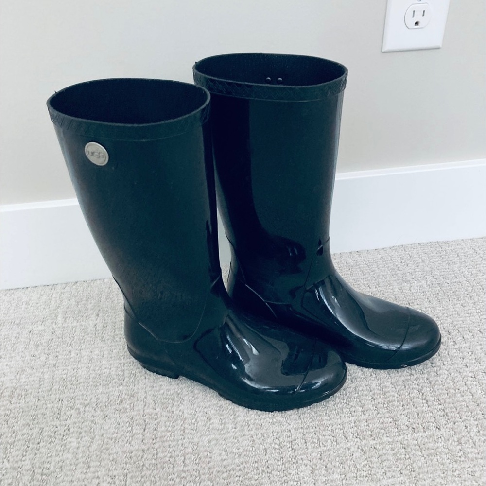 Ugg Shaye Boots